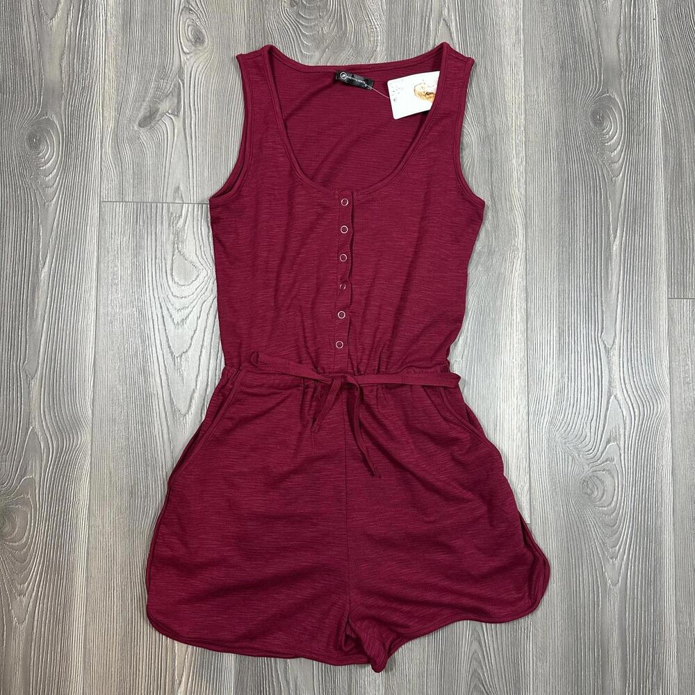 NWT Pretty Garden Burgundy Sleeveless Henley Style Romper‎